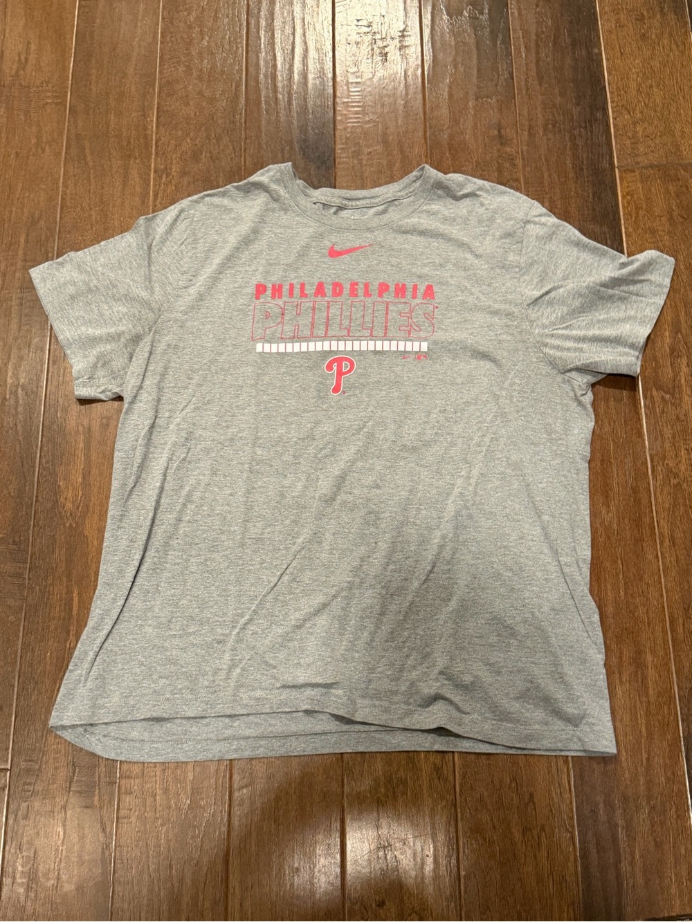 Philadelphia phillies XXL the Nike tee